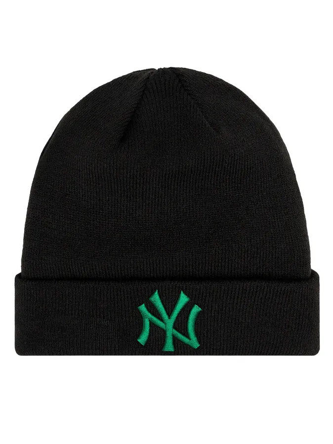 New Era adult beanie hat with New York Yankees League Essential logo 60364358 black green