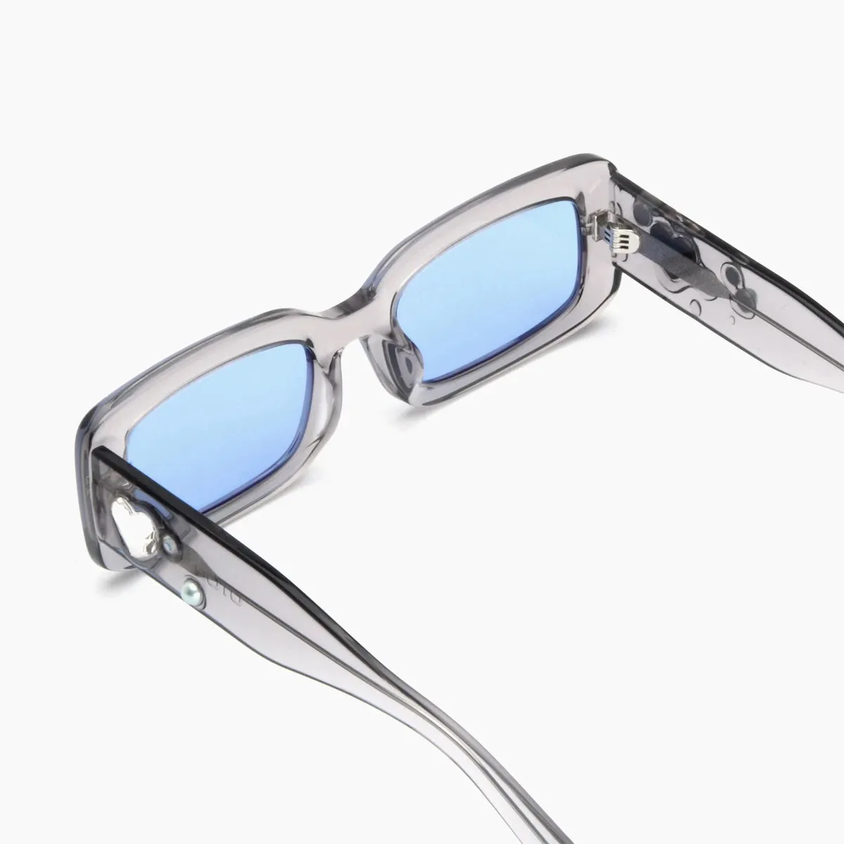 VERVE GEMS x SOTO SUNGLASSES GREY SKY BLUE